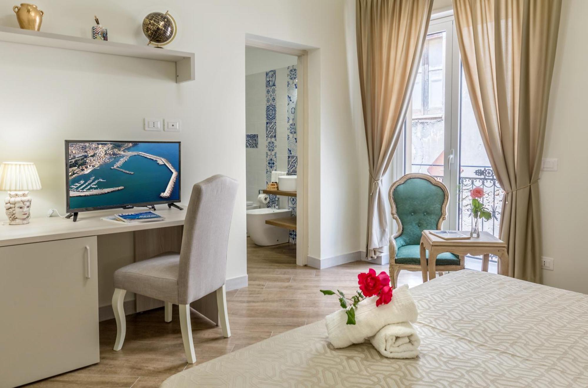 Keramos Luxury Rooms Шакка Экстерьер фото